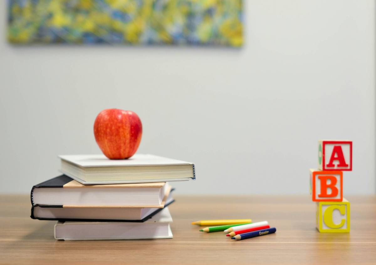 comparison chart of purchasing manager certification program options